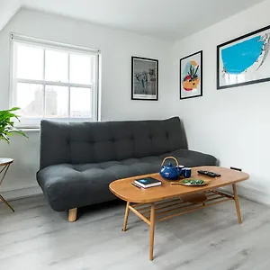  Apartment One-bedroom, 99 Steps To The Sea