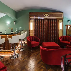  Apartment Sea-facing Art Deco